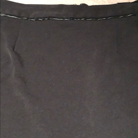 Amanda & Chelsea size 10 NWT black skirt, lined. - Picture 2 of 8